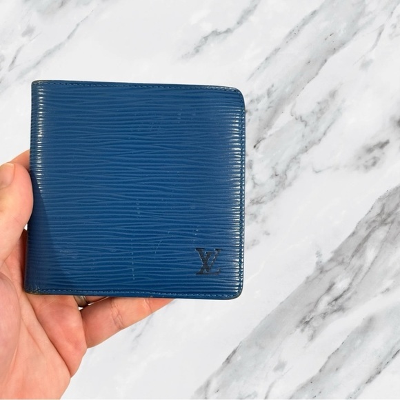 Louis Vuitton Authentic Blue Epi Leather Compact Wallet - Picture 3 of 15